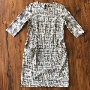 J. McLaughlin L 3/4 Sleeve Midi Geometric Print Grey and White Dress